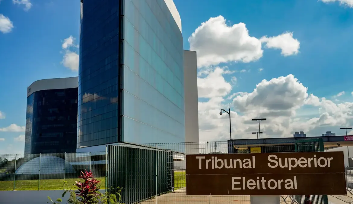 TSE pausa divulgação de resultados após prorrogação de votação