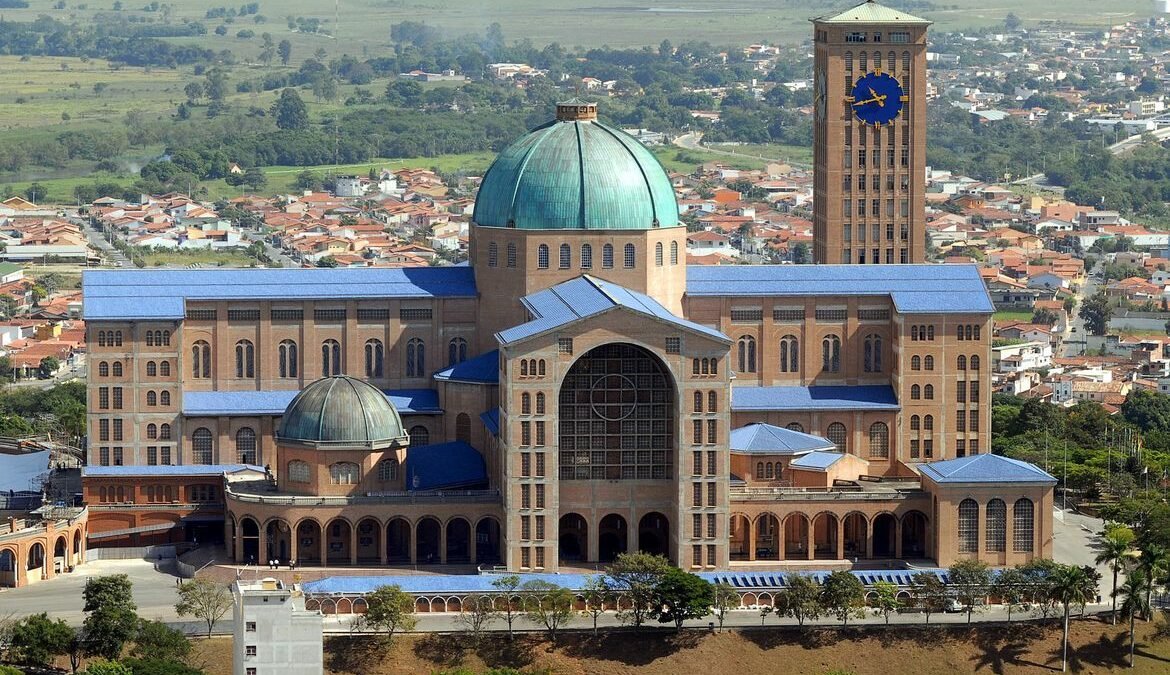 Turismo em SP: feriado de 12 de outubro deve gerar R$ 3,59 bi e atrair 3 milhões de visitantes
