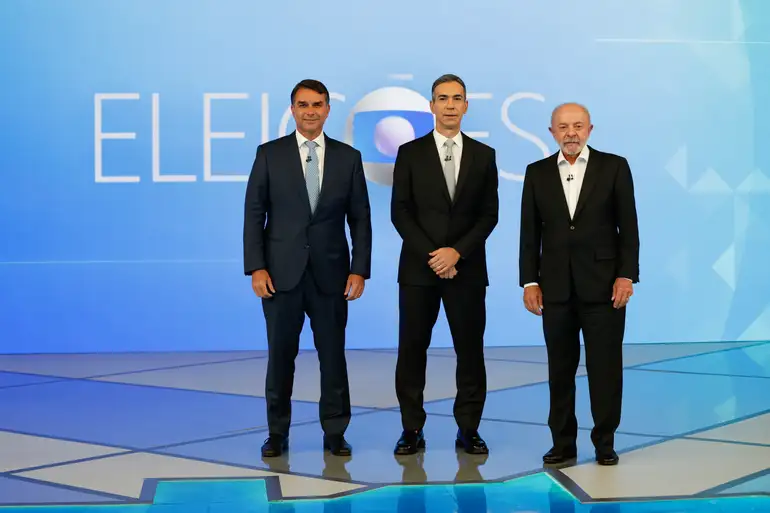Último debate antes da eleição tem troca de acusações e discussão sobre custo de vida, saúde e programas sociais