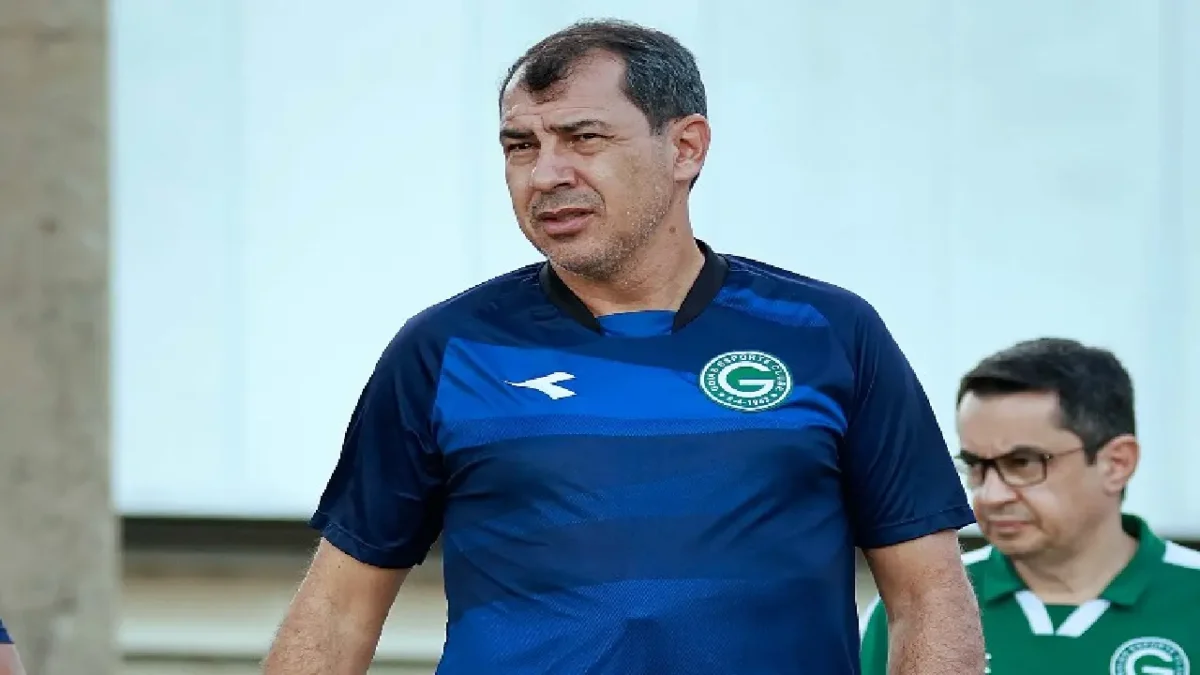 Vai voltar? Técnico ex-Goiás é cotado para assumir o Corinthians