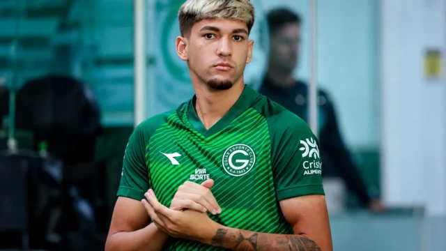 Vasco da Gama apresenta proposta por Lucas Rodrigues, destaque do Goiás; saiba o valor