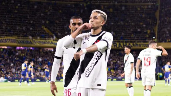 Vasco vence o Boca Juniors na Bombonera e fica perto da final da Sul-Americana