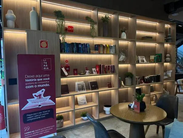 Veja onde pegar livros gratuitos e doar obras em Goiânia