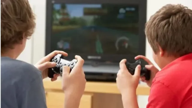 Videogame pode acrescentar R$ 24 por mês à conta de luz; técnico ensina como fazer a conta