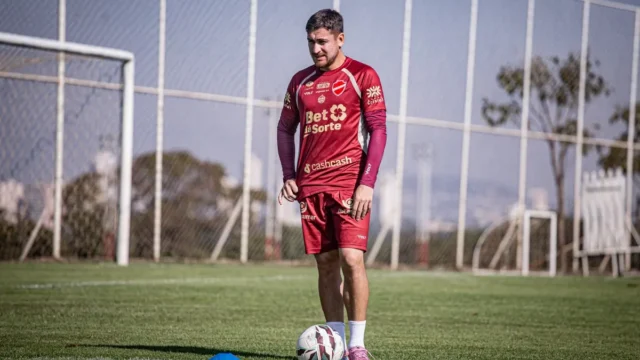 Vila Nova perde volante titular para jogo decisivo pelo acesso contra o Novorizontino