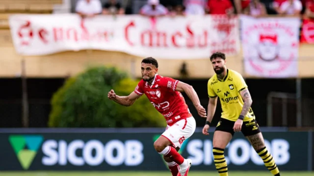 Vila Nova sofre virada nos acréscimos contra o São Bernardo e perde liderança da Série B
