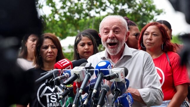 Votação do fim da escala 6×1 ganha força no Congresso, aponta Lula