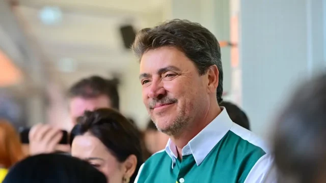 Wilder e Tarcísio participam de evento em que Daniel e Caiado oficializam apoio a Flávio Bolsonaro