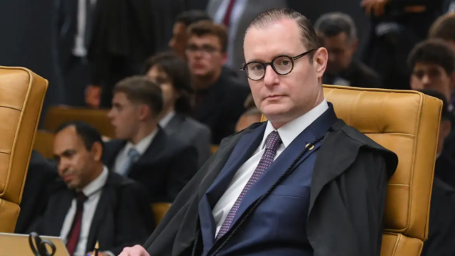 Zanin pede explicações ao TSE sobre eleição de Douglas Ruas no Rio